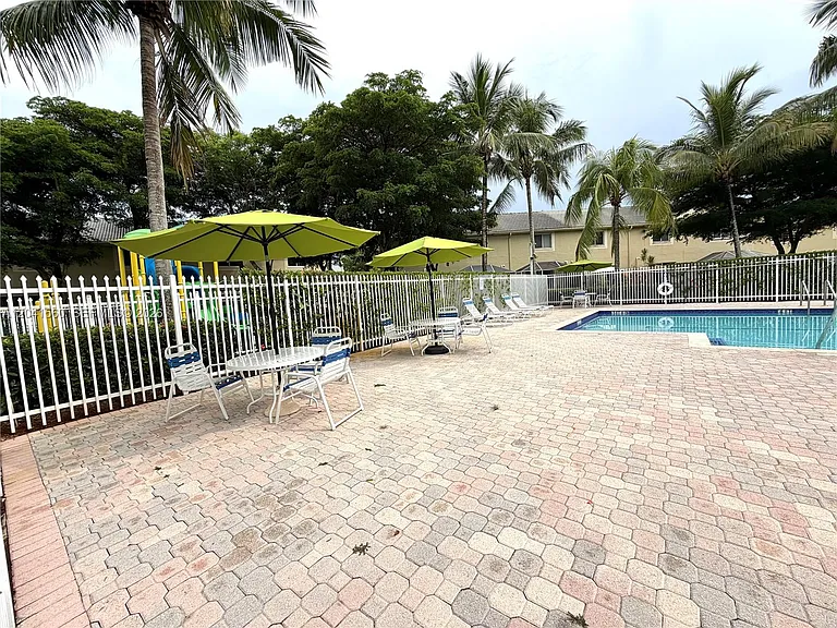 2560 Cordoba Bnd #2560 — Photo 12