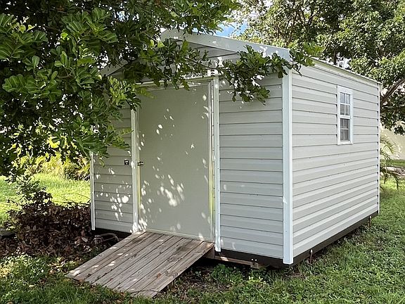 5th image of 3518 SW 8th Ct