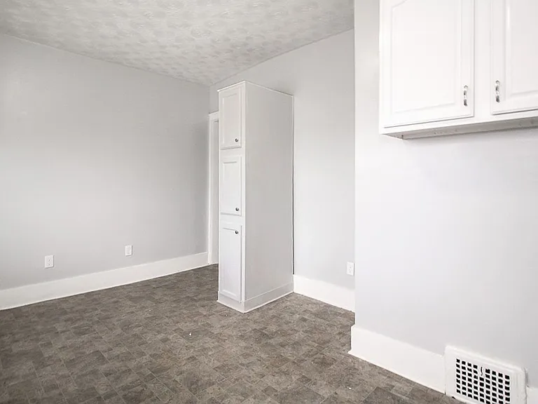 3104 Seymour Ave — Photo 10