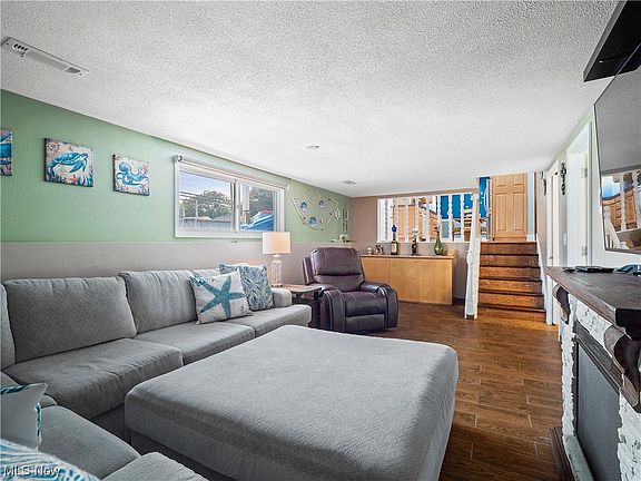 4th image of 2109 W 40th St