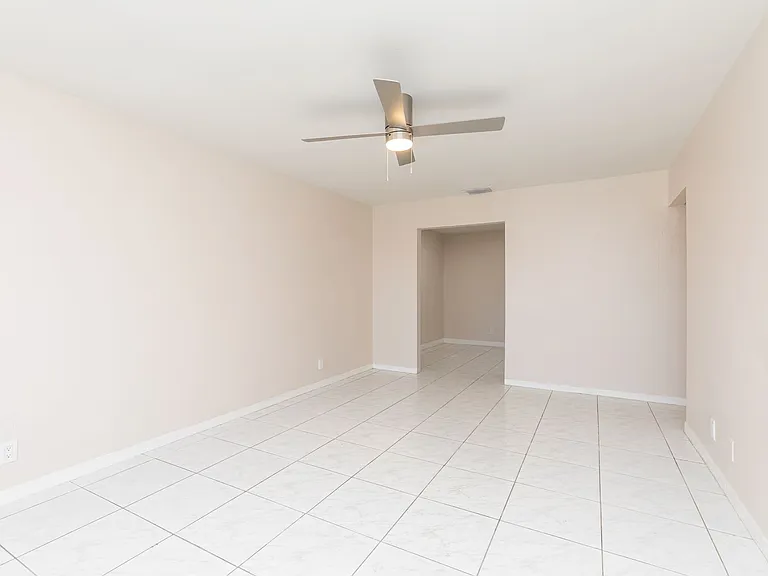 7750 SW 10th Ct — Photo 8