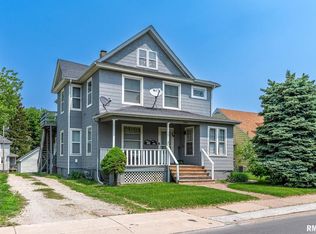 1026 W Locust St, Davenport, IA 52804
