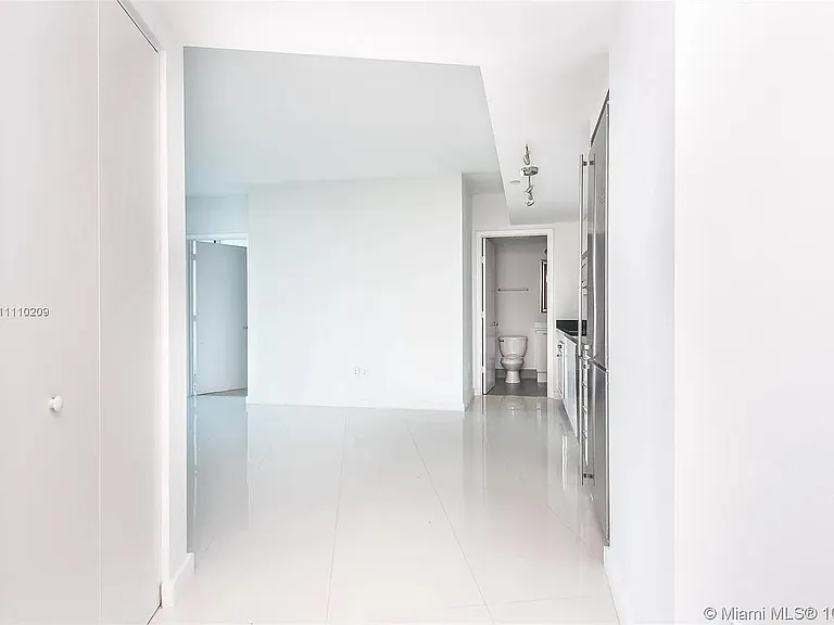 92 SW 3rd St #4006 — Photo 2