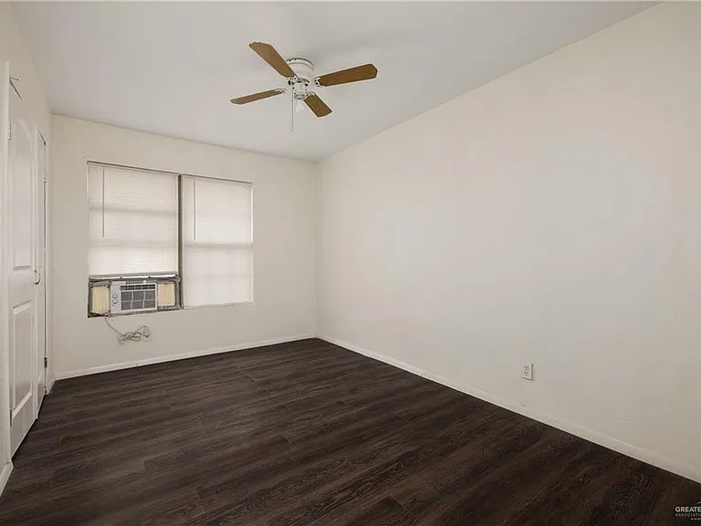 606 S Airport Dr — Photo 16