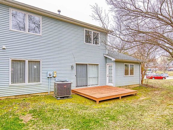2nd image of 101 Silverleaf Ln