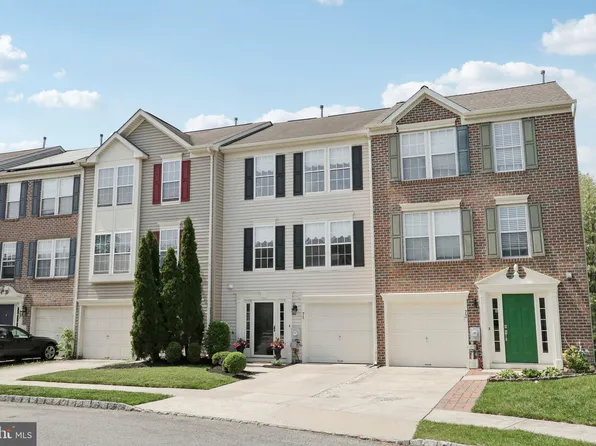 71 Clemens Ln, Blackwood, NJ 08012