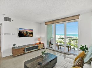 Yacht Club, Miami Beach, FL 33139