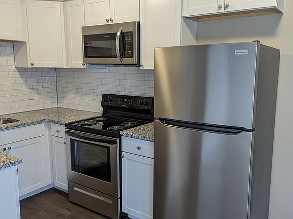 3rd image of 1750 McLain Ave APT 10