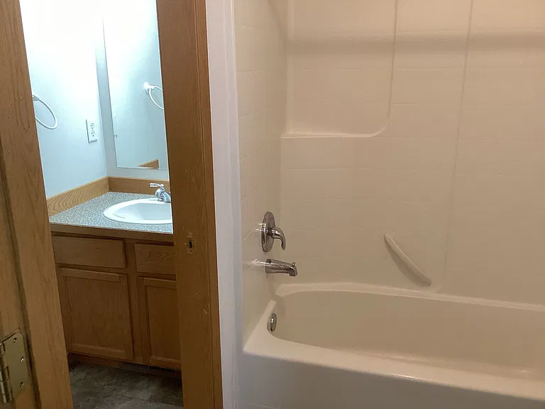 1102 S Aspen Pl — Photo 8