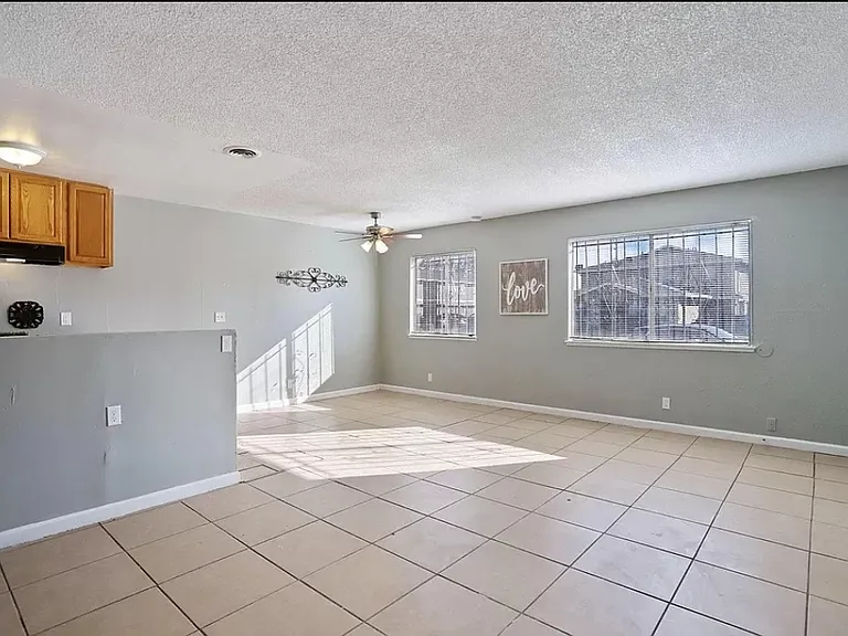 4404 Calandria St #2 — Photo 7