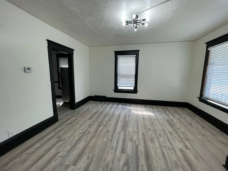 633 W Chambers St — Photo 4
