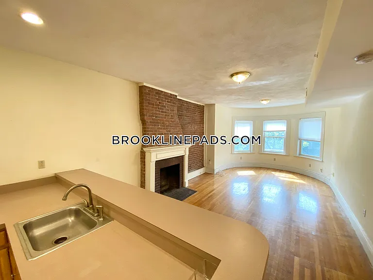 1414 Beacon St #3F — Photo 14