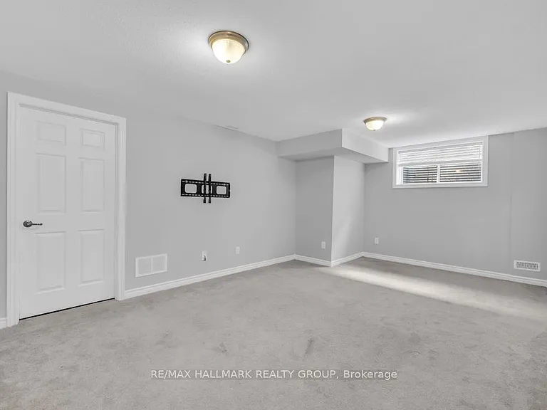 600 Parade Dr — Photo 28