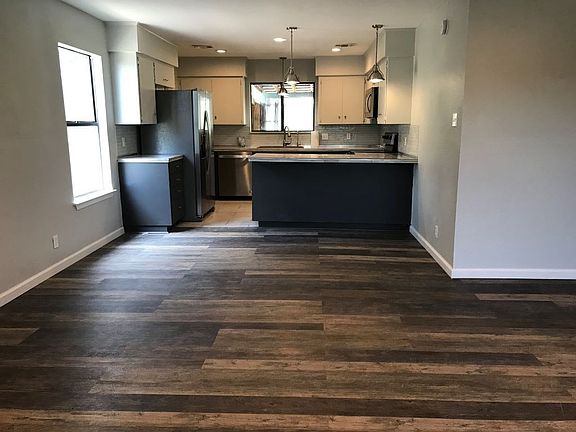 4th image of 729 Aspen Ln