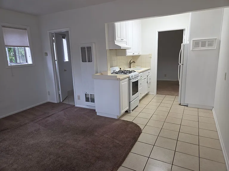 240-246 Cruzero St #244 — Photo 29