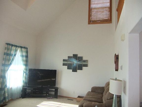 3rd image of 745 1100th Ave
