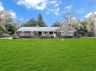 31 Maple Rd, Setauket, NY 11733