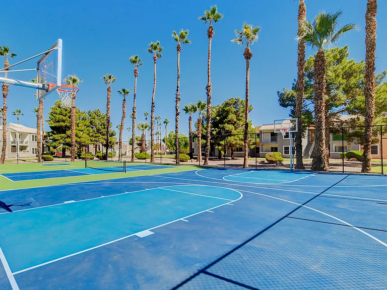 Citrus Apartments — Photo 22