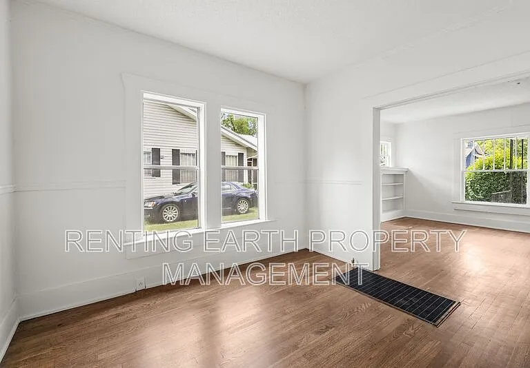 4813 Court S — Photo 15