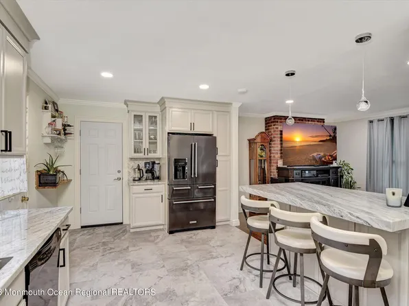 37 Curren Street, Hazlet, NJ 07734