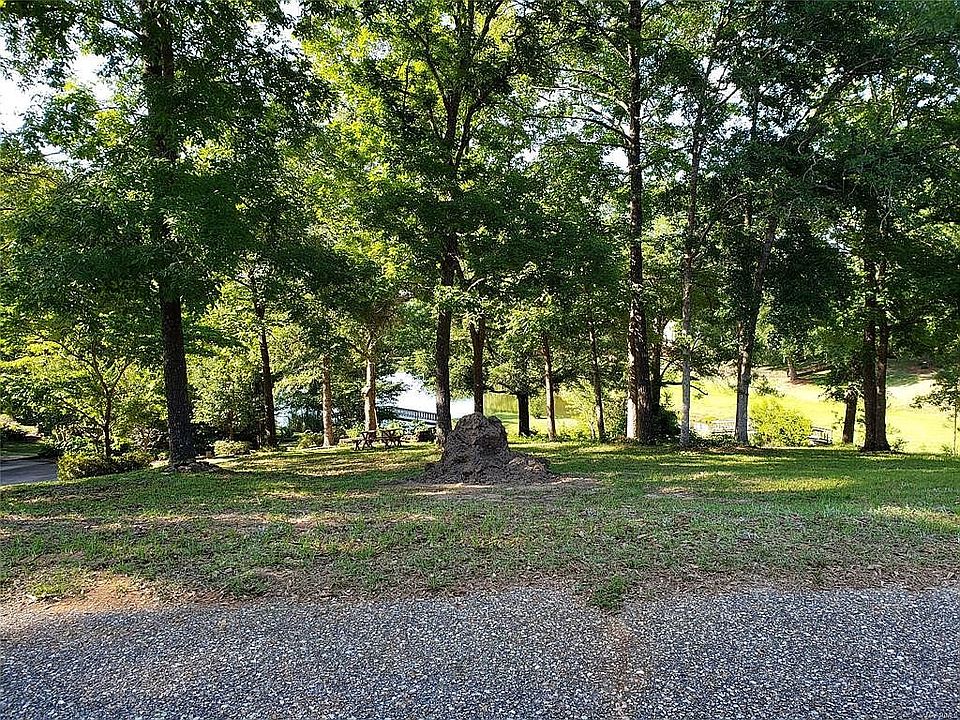 2nd image of 574 Oak Lake Dr