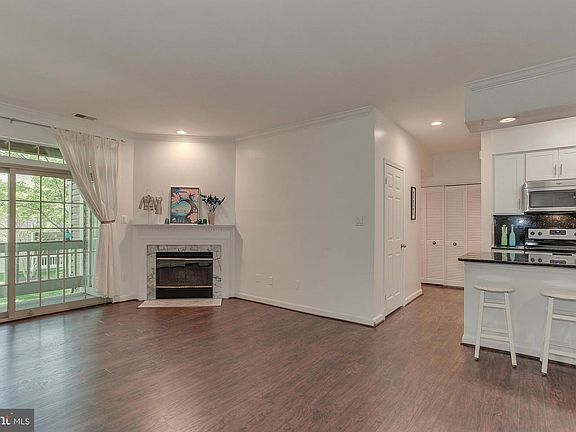 5th image of 10828 Antigua Ter APT 102