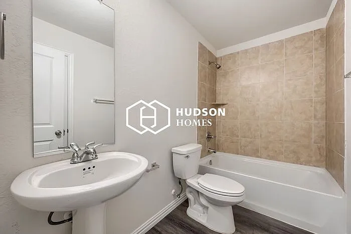 228 Garcia St — Photo 14