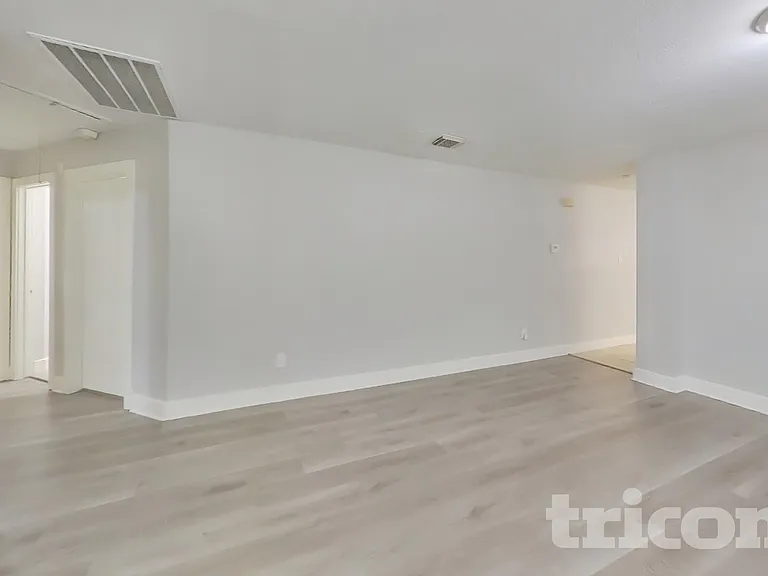 18835 Atasca Oaks Dr — Photo 4