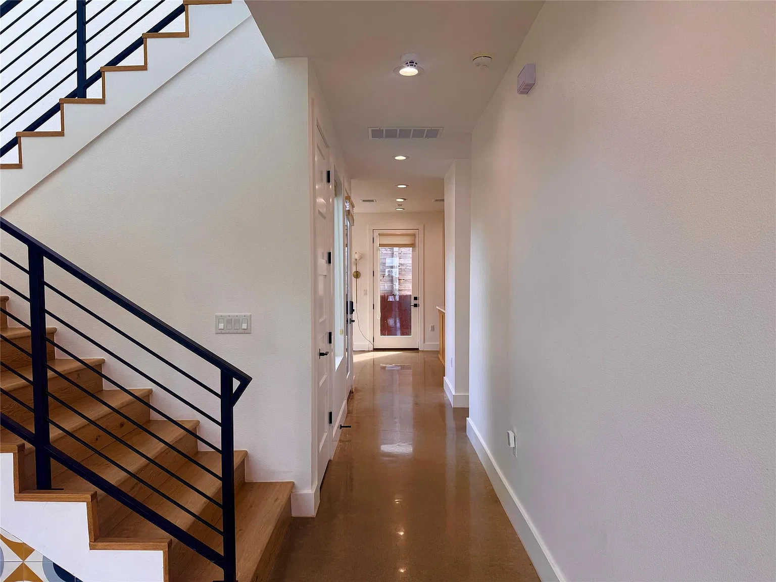 3 bed, 2.5 bath, 1623 sqft, $4,500 — Photo 3