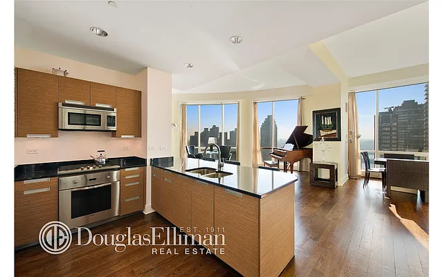 Rented by Douglas Elliman | media 22