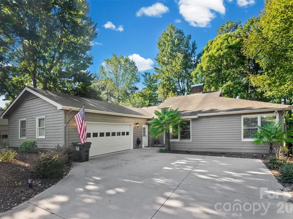 18 Shipmaster Ct, Lake Wylie, SC 29710