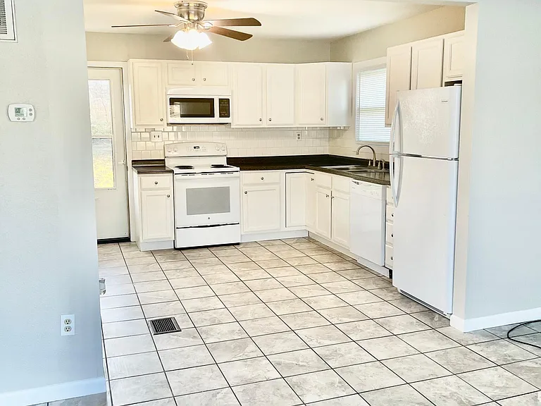 1201 Reedsdale Rd — Photo 25