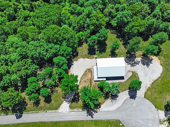 2nd image of 757 Rockview Rd