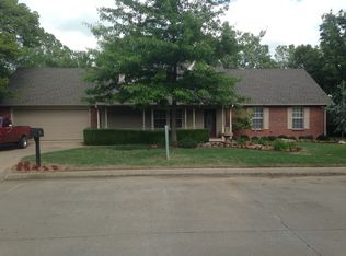 1024 N Douglas Dr, Claremore, OK 74017