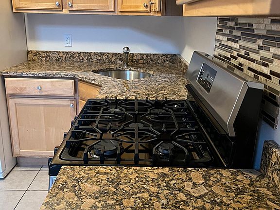 2nd image of 643 Tompkins Ave APT 3