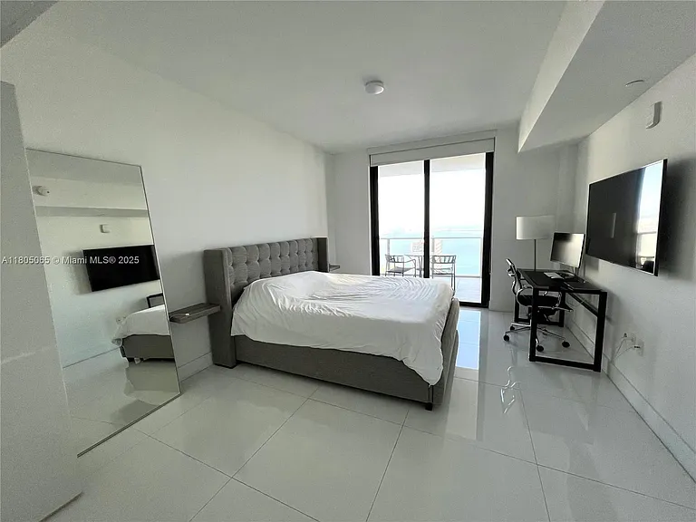 1010 Brickell Ave #4205 — Photo 16