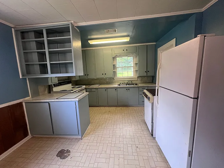 1305 W Vine Ave — Photo 17