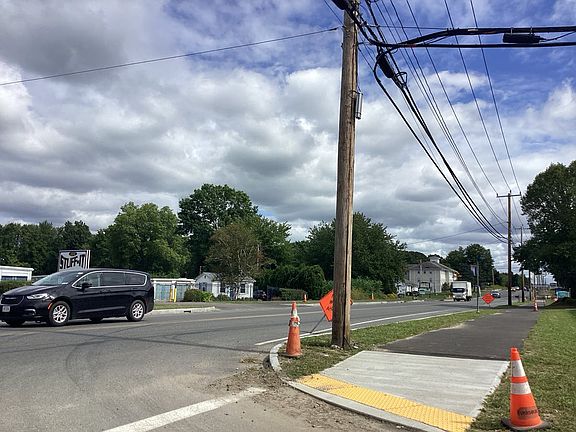 4th image of 8 Pine Hill Rd