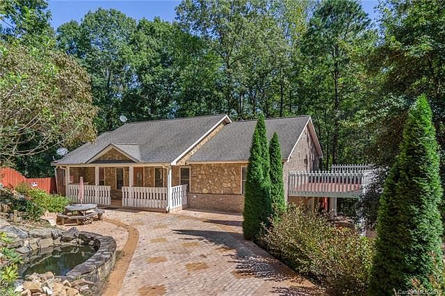1st image of 44 Canterbury Hill Ln