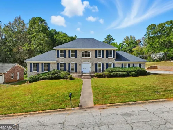 4205 Autumn Hill Dr, Stone Mountain, GA 30083