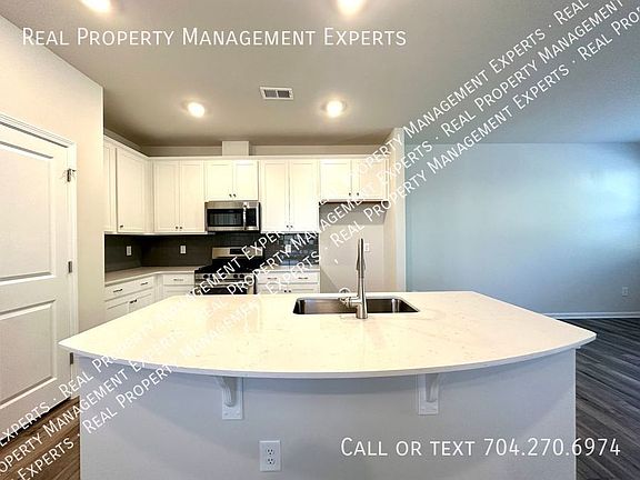 2nd image of 14148 Castle Nook Dr