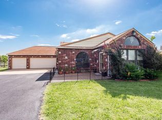 3083 W Country Rd, Skiatook, OK 74070