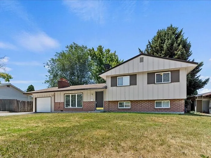 1376 E Greenfield Ave — Photo 16