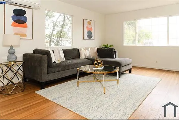 1831 Kidder Ave — Photo 3