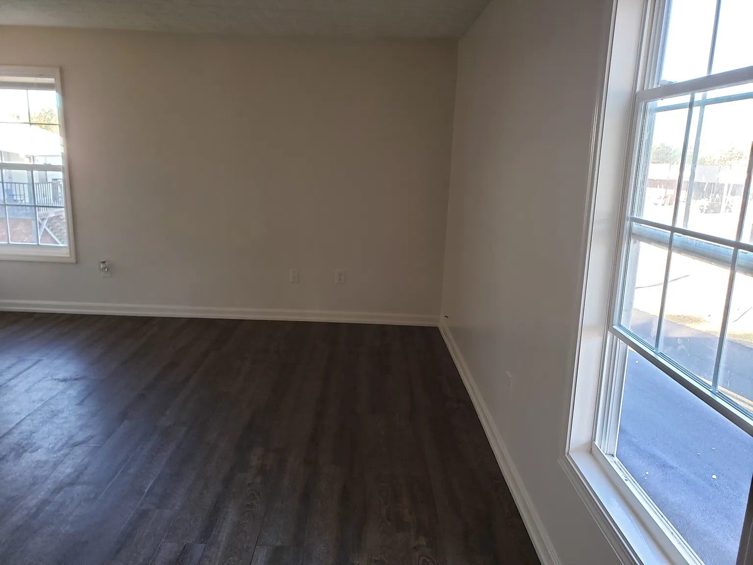 Hillcrest Apartments — Photo 2