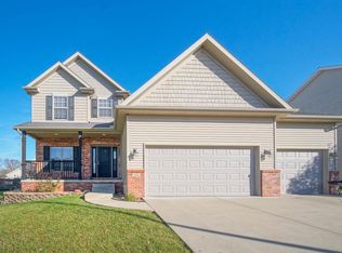 2504 Stelt Dr, Bloomington, IL 61705