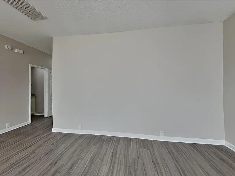 18706 Woodglen Shadows Dr — Photo 7