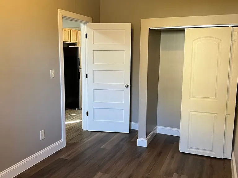 1421 N Main St — Photo 3