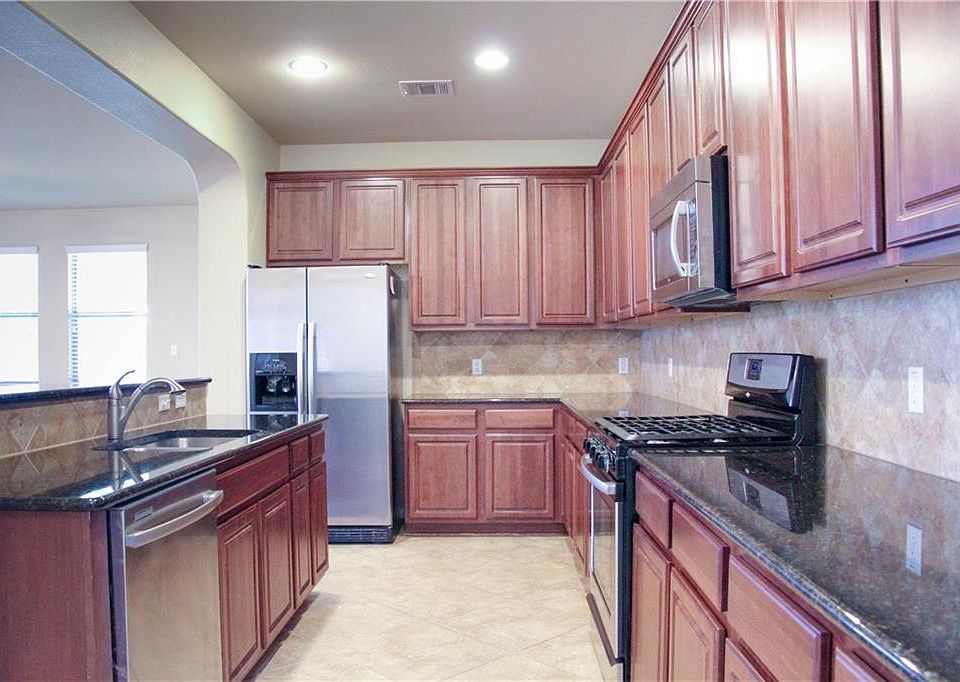 1st image of 2041 Livonia Dr