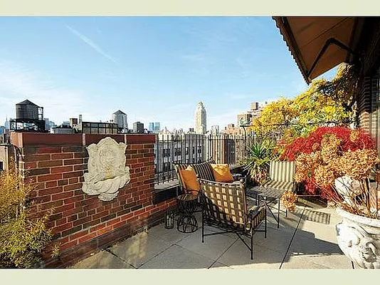 Sold by Stribling | media 5